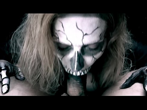 ❤️ Demonska djevojka siše kurac svojim crnim ustima i guta spermu. ☑ Porno u pornografiji bs.tuberxxx-com.ru