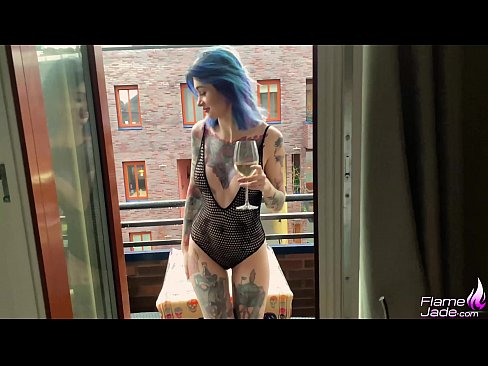 ❤️ Sjajna djevojka sisa gutljajem i strastveno jebe pod otvorenim nebom ☑ Porno u pornografiji bs.tuberxxx-com.ru
